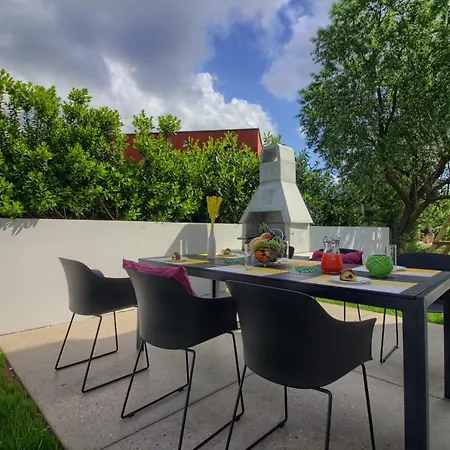 Modern Ema With Private Pool Near Pula And The Sisan