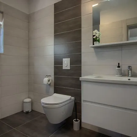 Villa Modern Ema With Private Pool Near Pula And The