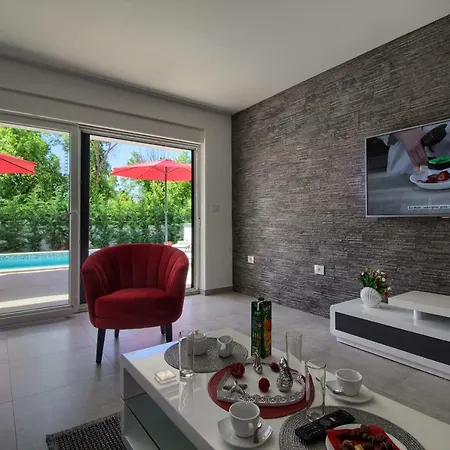 Modern Ema With Private Pool Near Pula And The Villa Šišan