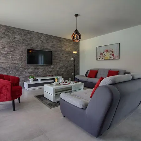 Modern Ema With Private Pool Near Pula And The * Sisan