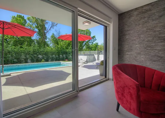 Modern Ema Near Pula And By Wiibuk Villa Šišan