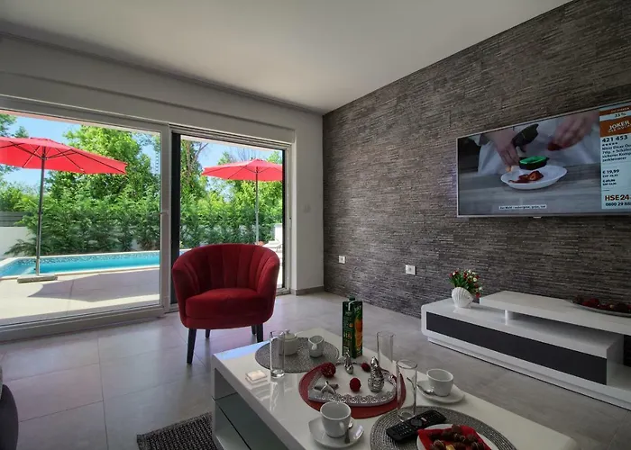 Modern Ema Near Pula And By Wiibuk Villa Šišan