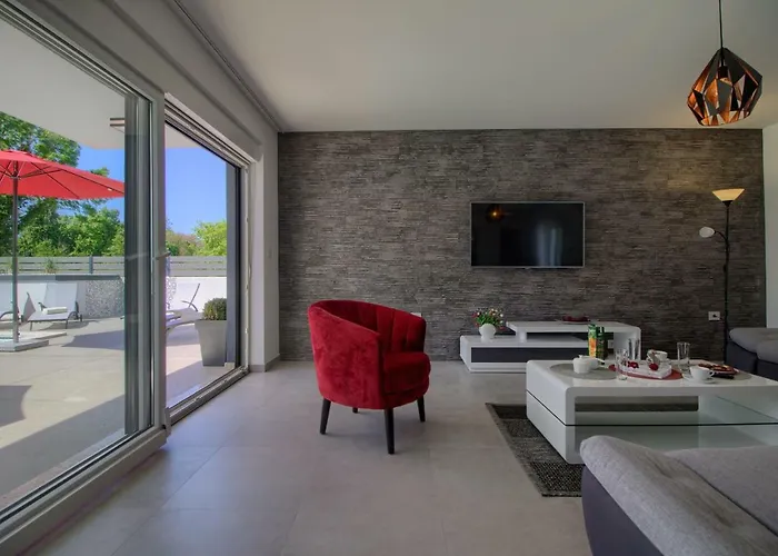 Modern Ema Near Pula And By Wiibuk Villa